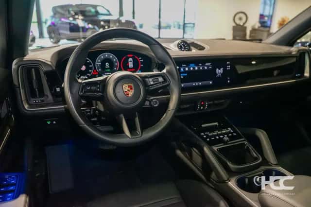 Porsche Cayenne (2024) thumbnail 3