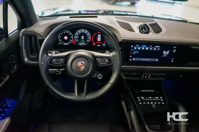 Porsche Cayenne (2024) thumbnail 4