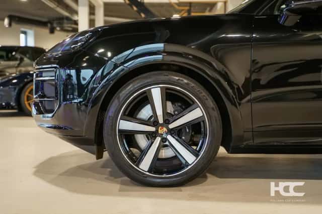 Porsche Cayenne (2024) thumbnail 5