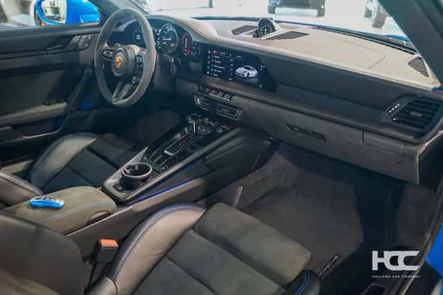 Porsche 911 (2021) thumbnail 5