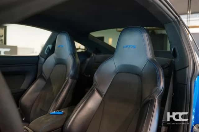 Porsche 911 (2021) thumbnail 6