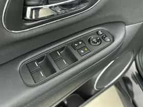 Honda HR-V thumbnail 17