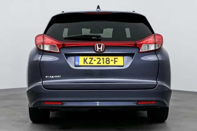 Honda Civic (2017) thumbnail 6