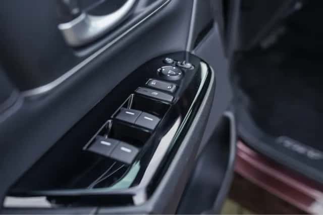 Honda CR-V (2019) thumbnail 49