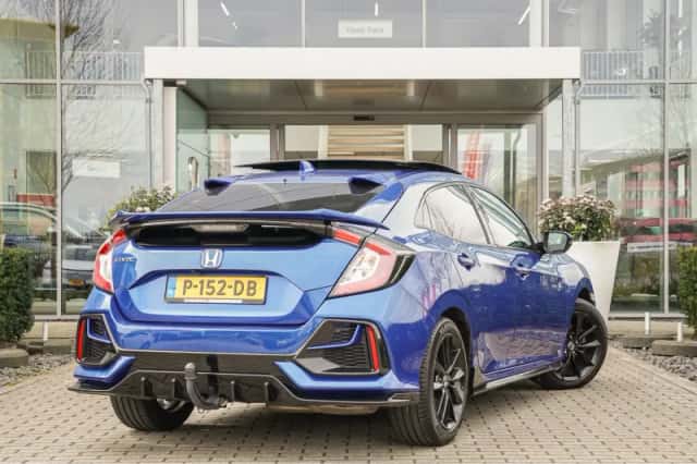 Honda Civic (2022) thumbnail 3