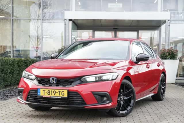 Honda Civic (2023) thumbnail 2