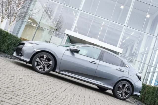 Honda Civic (2017) thumbnail 12