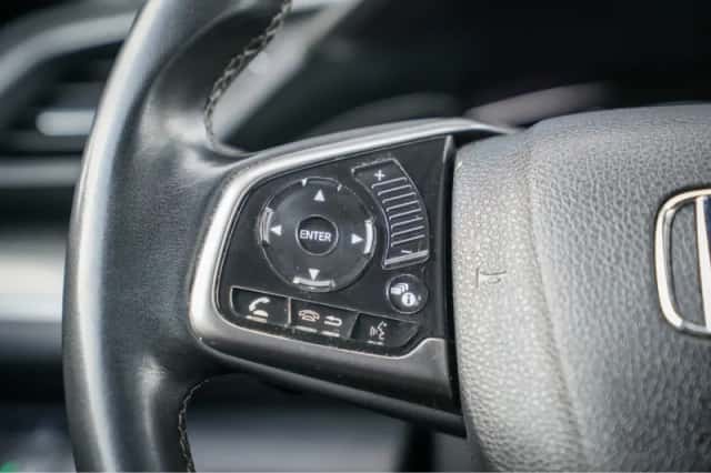 Honda Civic (2017) thumbnail 14