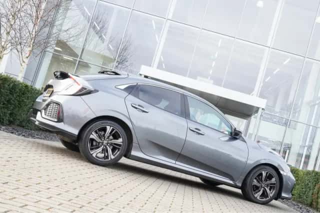 Honda Civic (2017) thumbnail 10