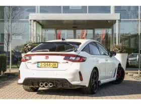 Honda Civic (2023) thumbnail 3