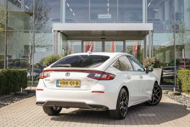 Honda Civic (2025) thumbnail 3