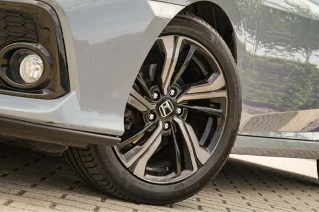 Honda Civic (2019) thumbnail 13