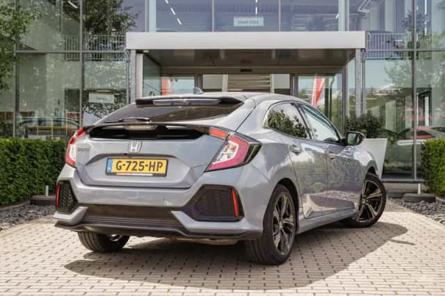 Honda Civic (2019) thumbnail 3