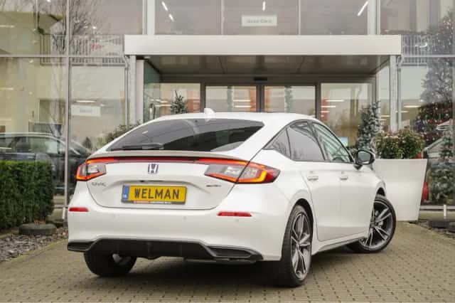 Honda Civic (2026) thumbnail 3