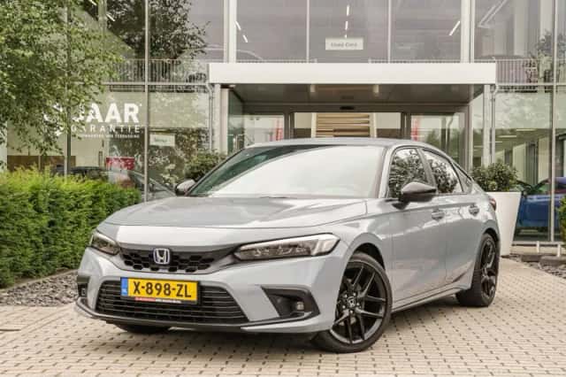Honda Civic (2023) thumbnail 2
