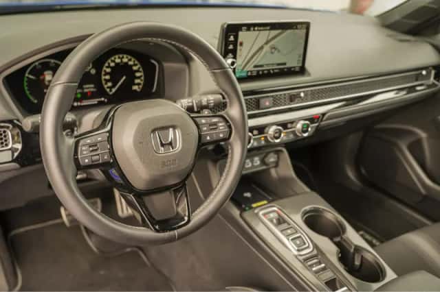 Honda Civic (2024) thumbnail 6