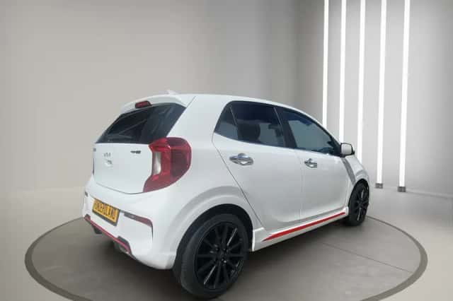 Kia Picanto (2023) thumbnail 3