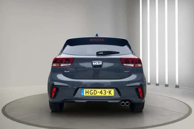 Kia Rio (2023) thumbnail 5