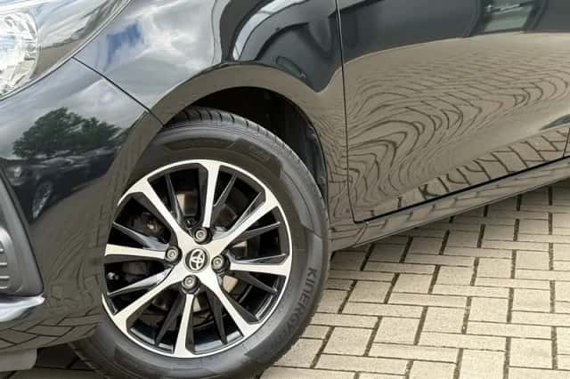 Toyota Yaris (2019) thumbnail 2