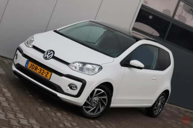 Volkswagen Up! (2017) thumbnail 1
