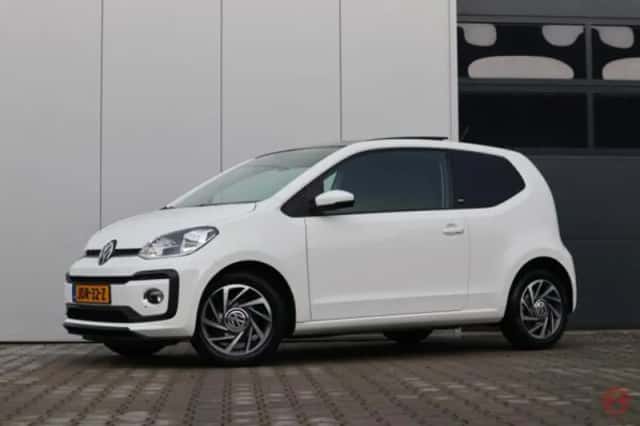 Volkswagen Up! (2017) thumbnail 2