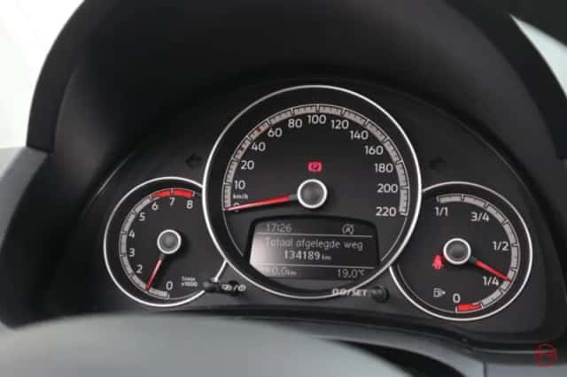 Volkswagen Up! (2025) thumbnail 6