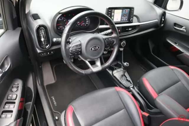 Kia Picanto (2022) thumbnail 2