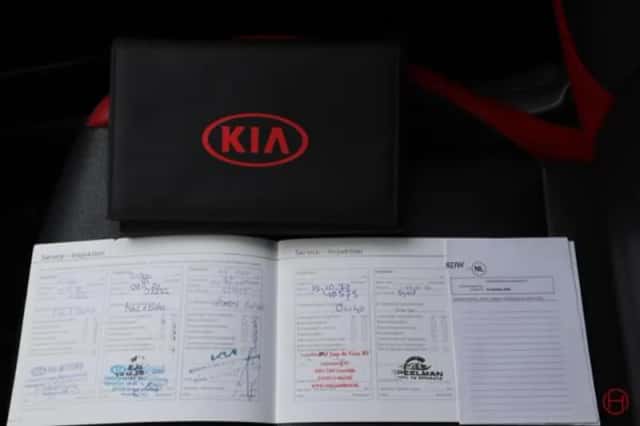 Kia Picanto (2022) thumbnail 5