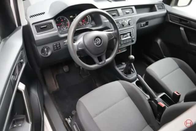 Volkswagen Caddy (2016) thumbnail 2