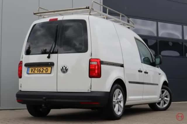 Volkswagen Caddy (2016) thumbnail 3