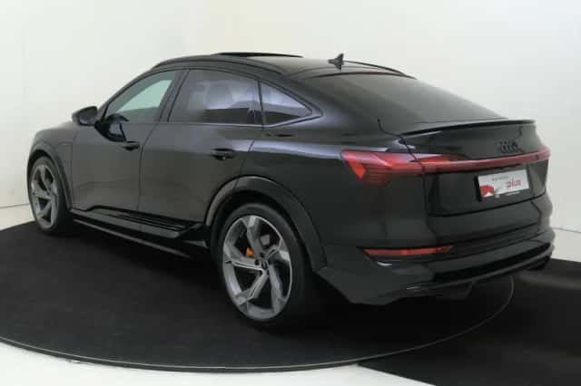 Audi e-tron (2022) thumbnail 3