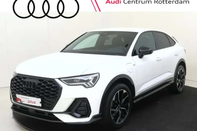 Audi Q3 (2022) thumbnail 1