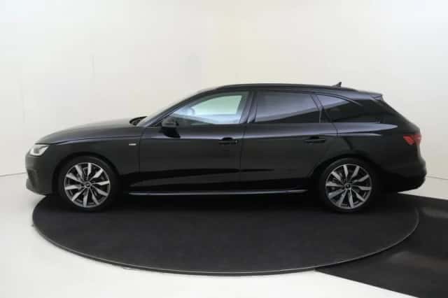 Audi A4 (2024) thumbnail 2
