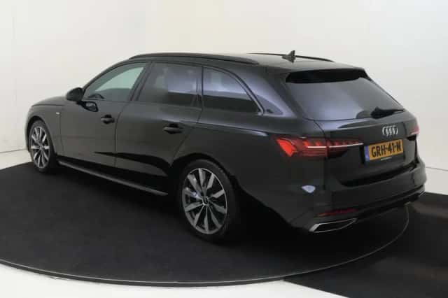 Audi A4 (2024) thumbnail 3