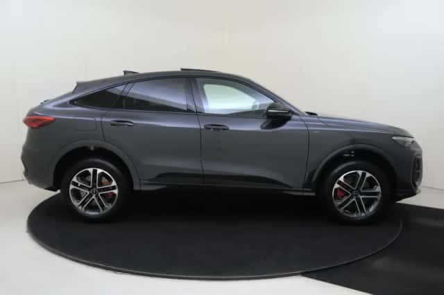 Audi Q5 (2026) thumbnail 3
