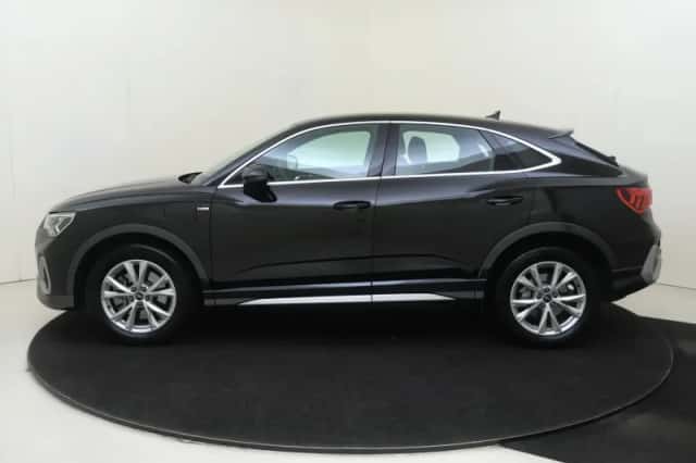 Audi Q3 (2023) thumbnail 2