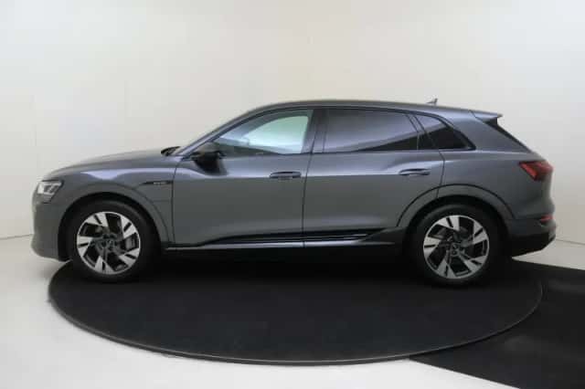 Audi e-tron (2022) thumbnail 2