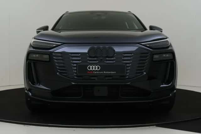Audi Q6 e-tron (2025) thumbnail 4