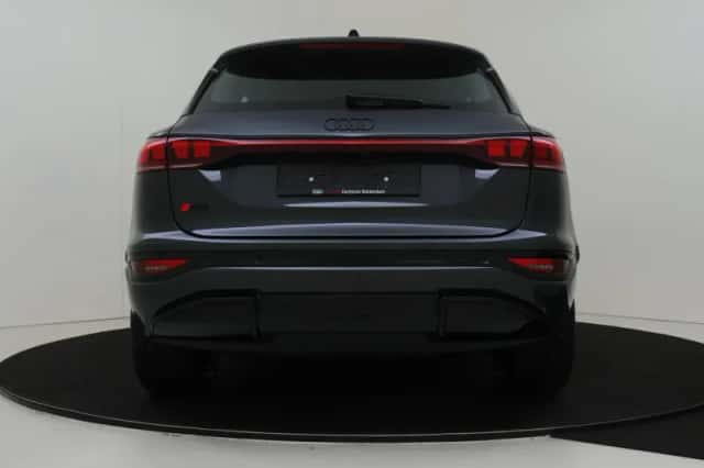 Audi Q6 e-tron (2025) thumbnail 5