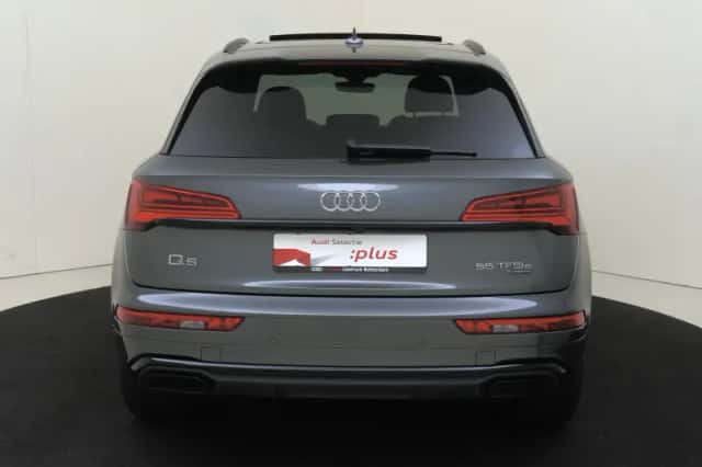 Audi Q5 (2022) thumbnail 4