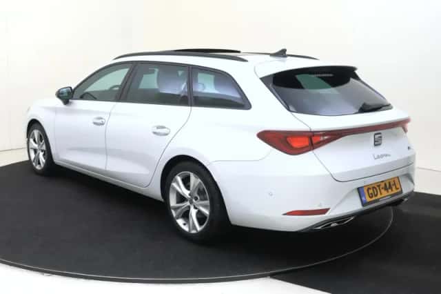 SEAT Leon Sportstourer (2024) thumbnail 3