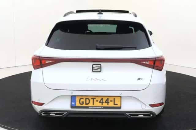 SEAT Leon Sportstourer (2024) thumbnail 4