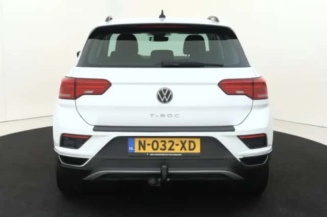 Volkswagen T-Roc (2021) thumbnail 4