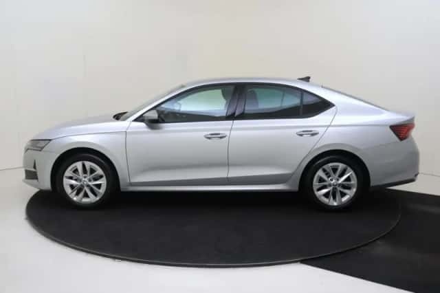 Škoda Octavia (2025) thumbnail 2