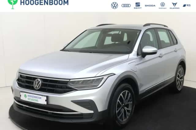 Volkswagen Tiguan (2022) thumbnail 1