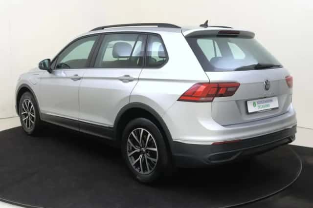 Volkswagen Tiguan (2022) thumbnail 3