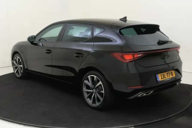 SEAT Leon (2025) thumbnail 3