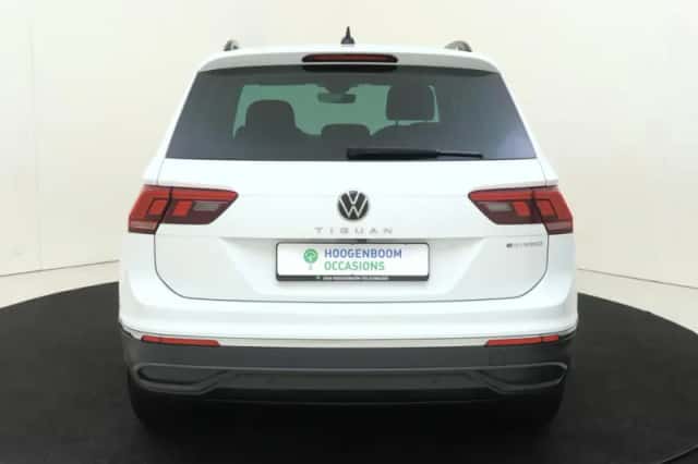 Volkswagen Tiguan (2022) thumbnail 4