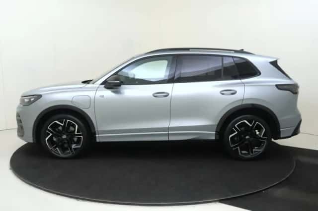 Volkswagen Tiguan (2025) thumbnail 2