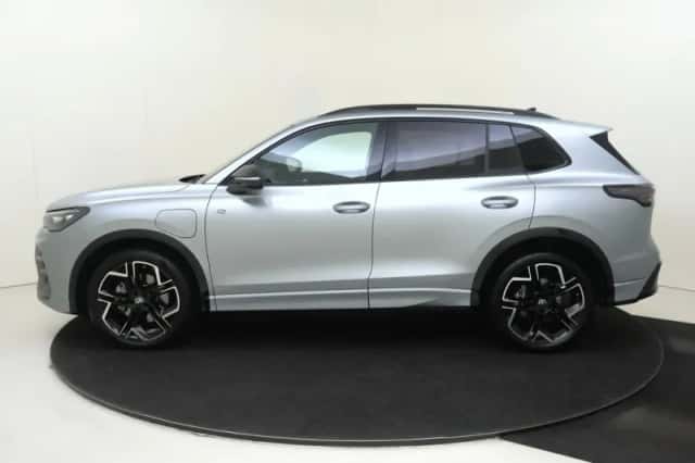 Volkswagen Tiguan (2025) thumbnail 3